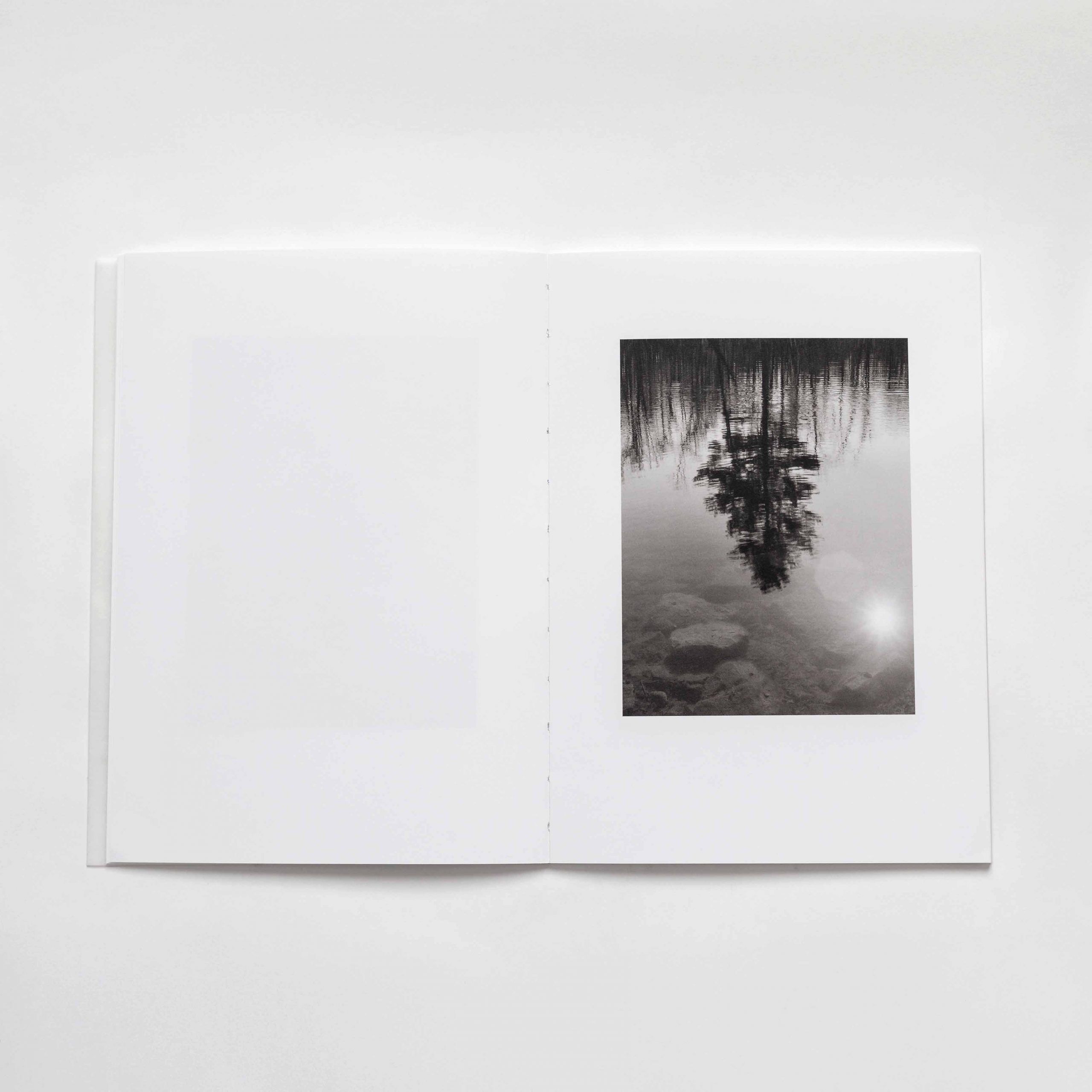 The-river-is-moving-gary-gree-photograpy-photobook-