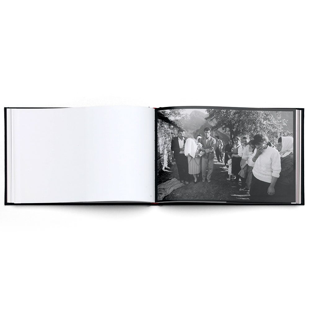 cosi-e-rhodri-jones-photobook-lartiere-photography-2015