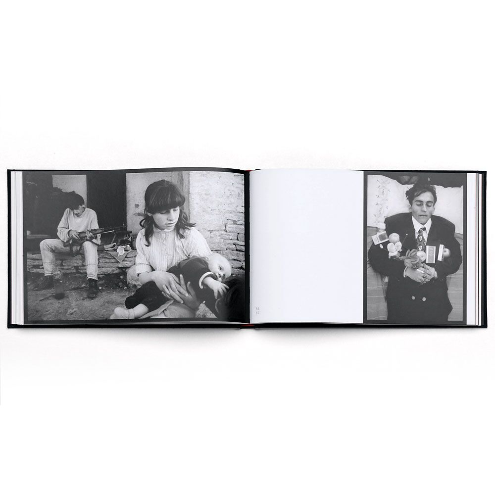 cosi-e-rhodri-jones-photobook-lartiere-photography-2015