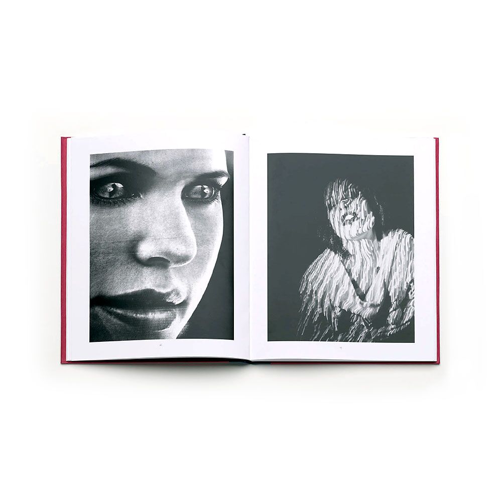exit-pleasure-victor-cobo-photography-photobook-larry-fink-lartiere-2016