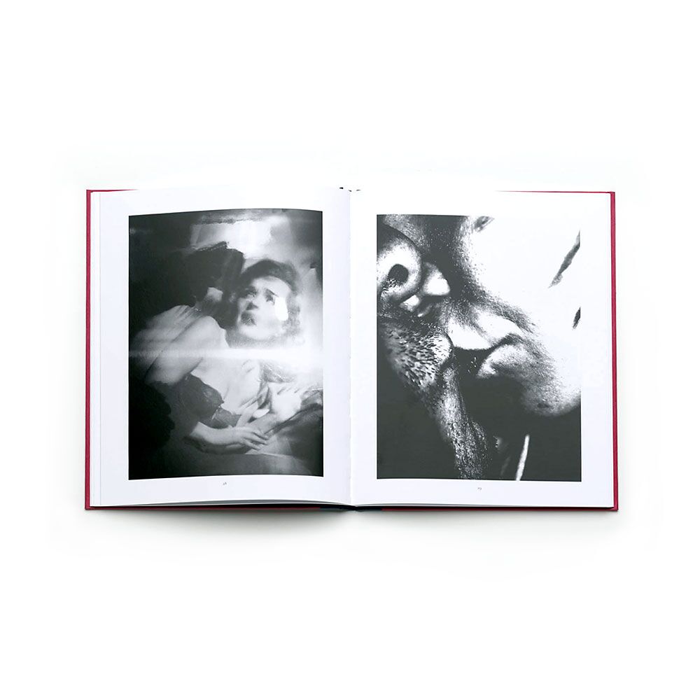 exit-pleasure-victor-cobo-photography-photobook-larry-fink-lartiere-2016