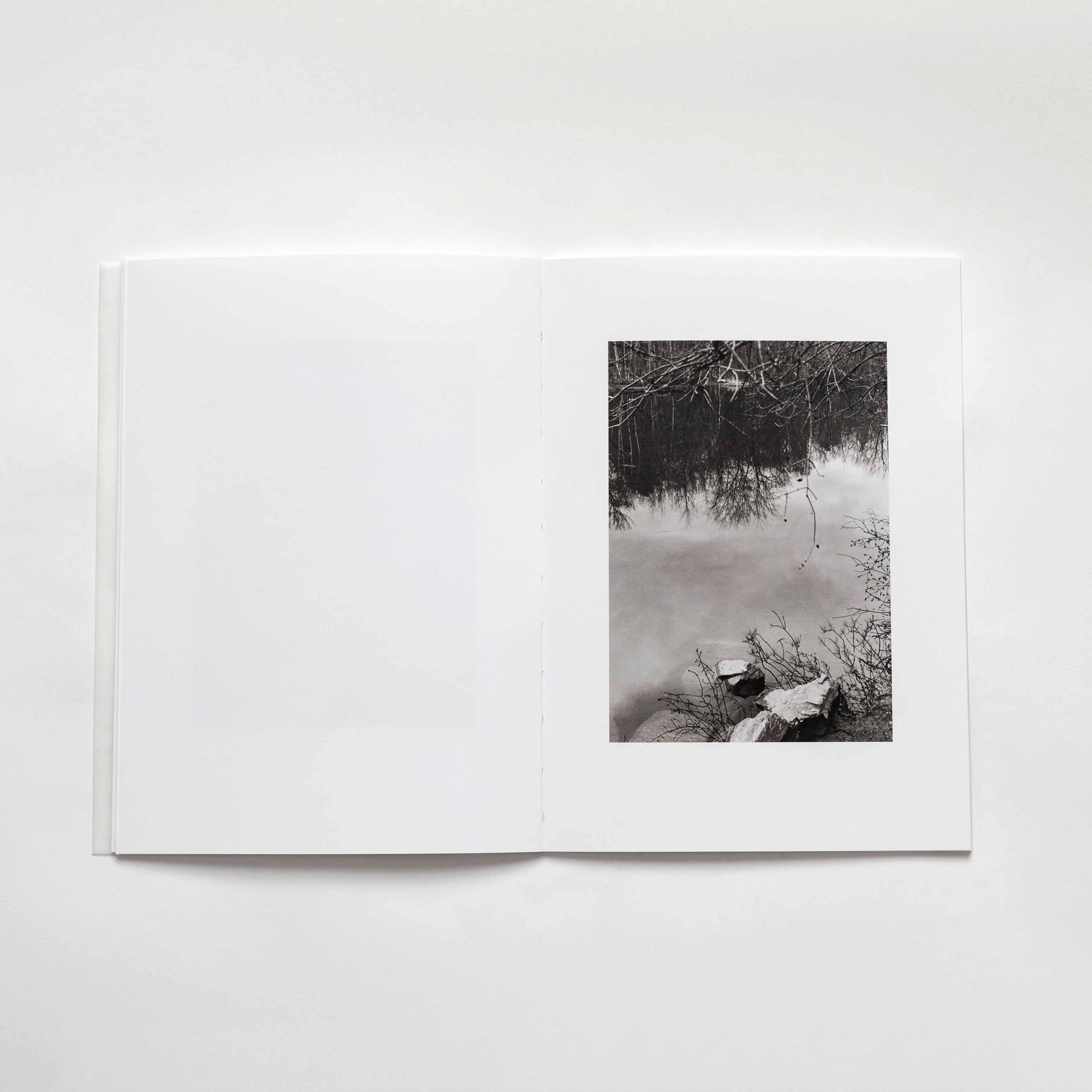 the-river-is-moving-gary-green-photography-photobook-lartiere-2020