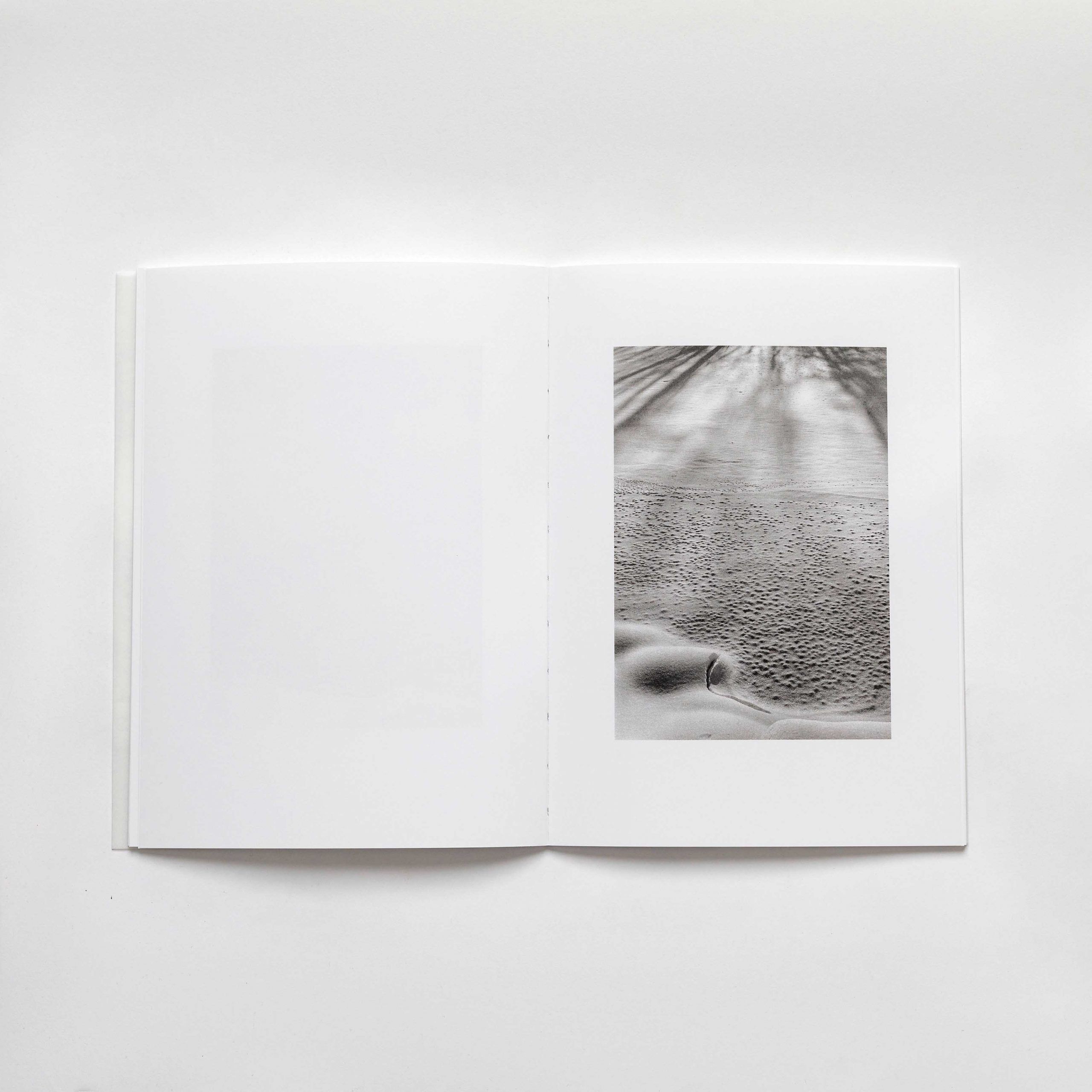 The-river-is-moving-gary-gree-photograpy-photobook-