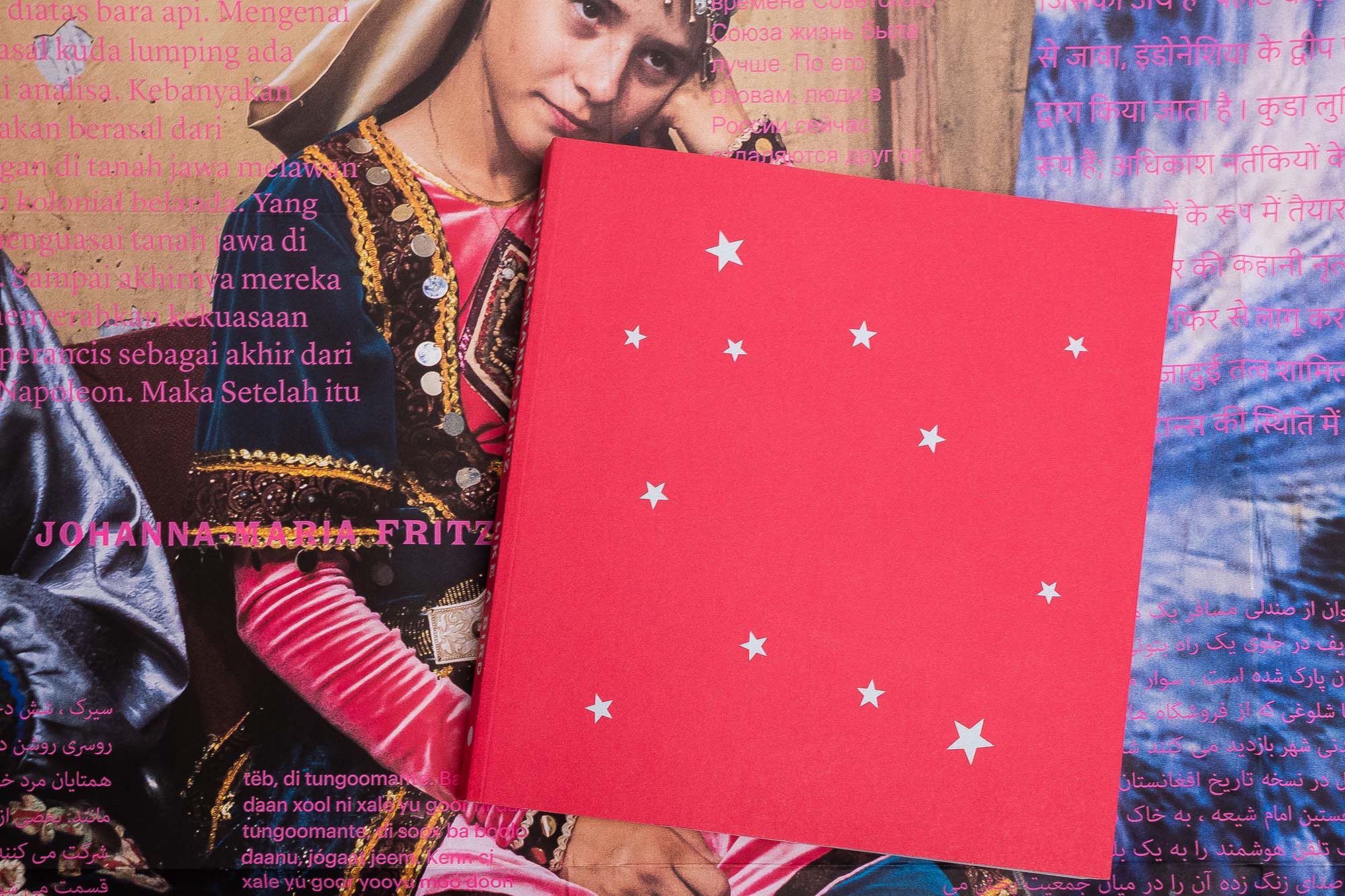 like-a-bird-johanna-maria-fritz-ramon-pez-lartiere-l'artiere-photo book-photobook